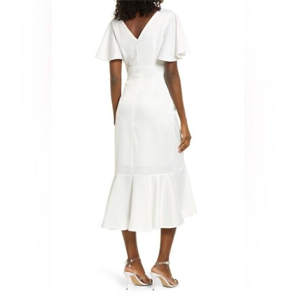 NWT AmyLynn V-neck Ruffle Midi Tea
Dress White Size Small - Picture 5 of 13